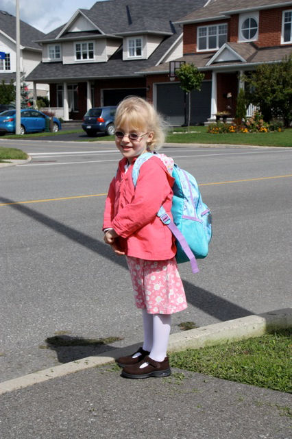 Elizabeth ready for her first schoolbusk